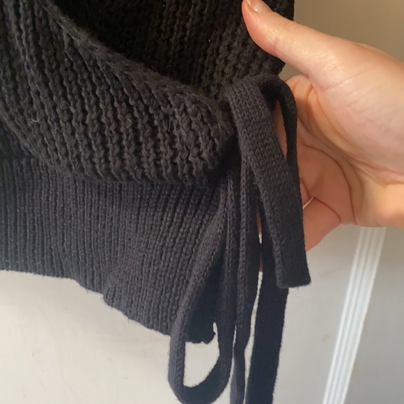 Black sweater wrap tank with side tie - Picture 4 of 4